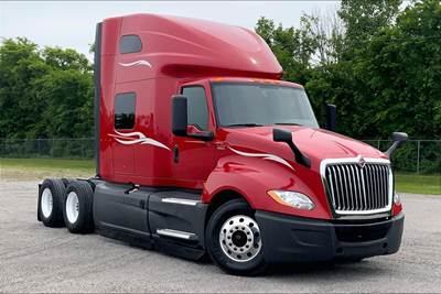 International LT625 Sleeper Semi Truck - 73" Raised Roof Sleeper, Cummins 450HP, 12 Speed