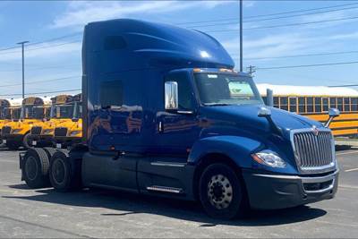 International LT625 Sleeper Semi Truck - 73" Raised Roof Sleeper, Cummins 450HP, 12 Speed