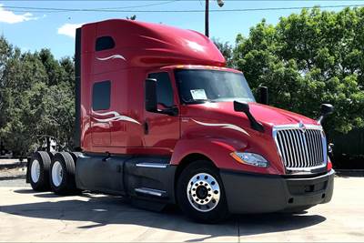 International LT625 Sleeper Semi Truck - 73" Raised Roof Sleeper, Cummins 450HP, 12 Speed