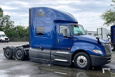 International LT625 Sleeper Semi Truck - 73" Raised Roof Sleeper, Cummins 450HP, 12 Speed