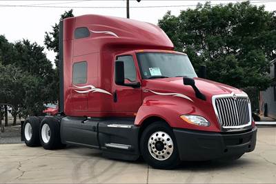 International LT625 Sleeper Semi Truck - 73" Raised Roof Sleeper, Cummins 450HP, 12 Speed