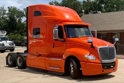 International LT625 Sleeper Semi Truck - 73" Raised Roof Sleeper, Cummins 400HP, 12 Speed