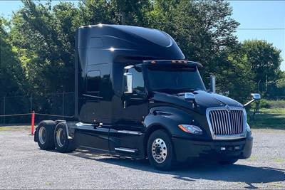 International LT625 Sleeper Semi Truck - 73" Raised Roof Sleeper, Cummins 400HP, 12 Speed