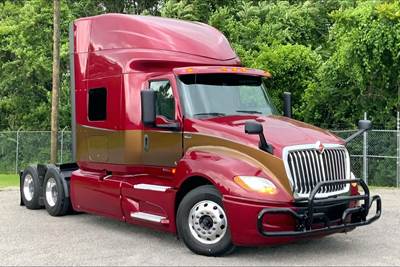 International LT625 Sleeper Semi Truck - 73" Hi Rise Sleeper, Cummins 450HP, 12 Speed