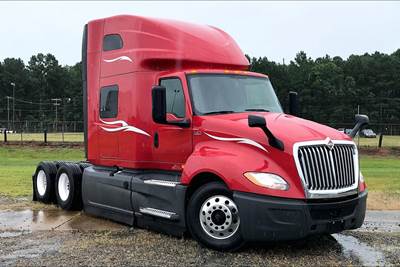 International LT625 Sleeper Semi Truck - 73" Raised Roof Sleeper, Cummins 450HP, 12 Speed