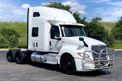 International LT625 Sleeper Semi Truck - 73" Raised Roof Sleeper, A26 475HP, 12 Speed