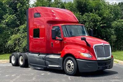 International LT625 Sleeper Semi Truck - 73" Raised Roof Sleeper, Cummins 450HP, 12 Speed