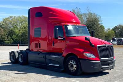 International LT625 Sleeper Semi Truck - 73" Raised Roof Sleeper, A26 450HP, 12 Speed