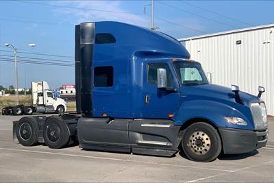 International LT625 Sleeper Semi Truck - 73" Raised Roof Sleeper, Cummins 450HP, 12 Speed