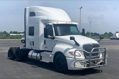 International LT625 Sleeper Semi Truck - 73" Raised Roof Sleeper, A26 475HP, 12 Speed