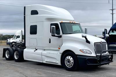 International LT625 Sleeper Semi Truck - 73" Raised Roof Sleeper, Cummins 450HP, 11 Speed