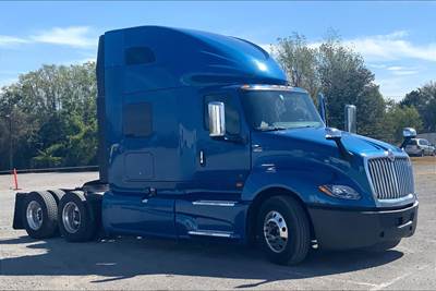 International LT625 Sleeper Semi Truck - 73" Raised Roof Sleeper, Cummins 450HP, 11 Speed