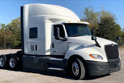 International LT625 Sleeper Semi Truck - 73" Hi Rise Sleeper, Cummins 450HP, 12 Speed