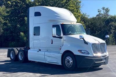 International LT625 Sleeper Semi Truck - 73" Raised Roof Sleeper, Cummins 450HP, 11 Speed