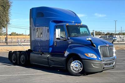 International LT625 Sleeper Semi Truck - 73" Raised Roof Sleeper, Cummins 450HP, 12 Speed