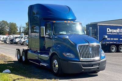 International LT625 Sleeper Semi Truck - 73" Raised Roof Sleeper, Cummins 450HP, 11 Speed