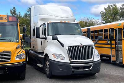 International LT625 Sleeper Semi Truck - 73" Raised Roof Sleeper, X15 400HP, 12 Speed