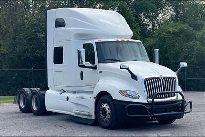 International LT625 Sleeper Semi Truck - 73" Raised Roof Sleeper, Cummins 450HP, 11 Speed