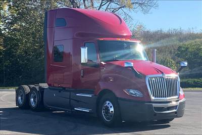 International LT625 Sleeper Semi Truck - 73" Raised Roof Sleeper, Cummins 450HP, 12 Speed