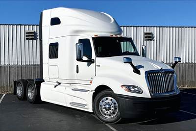 International LT625 Sleeper Semi Truck - 73" Raised Roof Sleeper, Cummins 450HP, 11 Speed