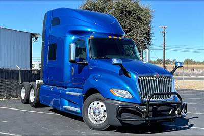 International LT625 Sleeper Semi Truck - 73" Raised Roof Sleeper, Cummins 450HP, 11 Speed