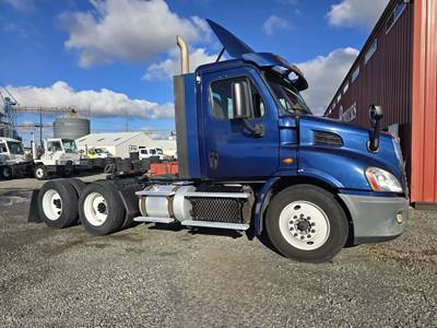 Freightliner Cascadia 113 Day Cab Truck - Detroit 450HP, 12 Speed Dt12 Amt