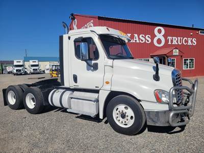 Freightliner Cascadia 125 Day Cab Truck - Detroit 475HP, 10 Speed Manual