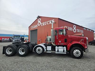 Freightliner FLD120 Tri Axle Day Cab Truck - Detroit 500HP, 13 Speed Manual