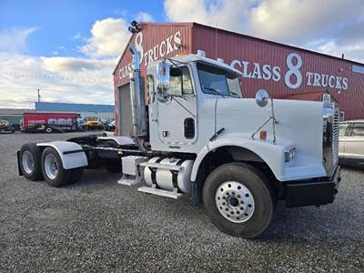 Freightliner FLD120 Tri Axle Day Cab Truck - Detroit 490HP, 13 Speed Manual