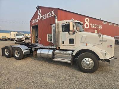Kenworth T800 Day Cab Truck - Cummins 485HP, 18 Speed Manual