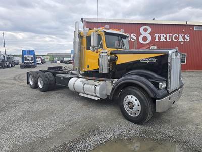 Kenworth W900 Day Cab Truck - Cummins 430HP, 18 Speed Manual