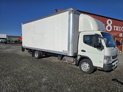 Mitsubishi Fuso FE180 22 ft Box Truck - Automatic, Liftgate
