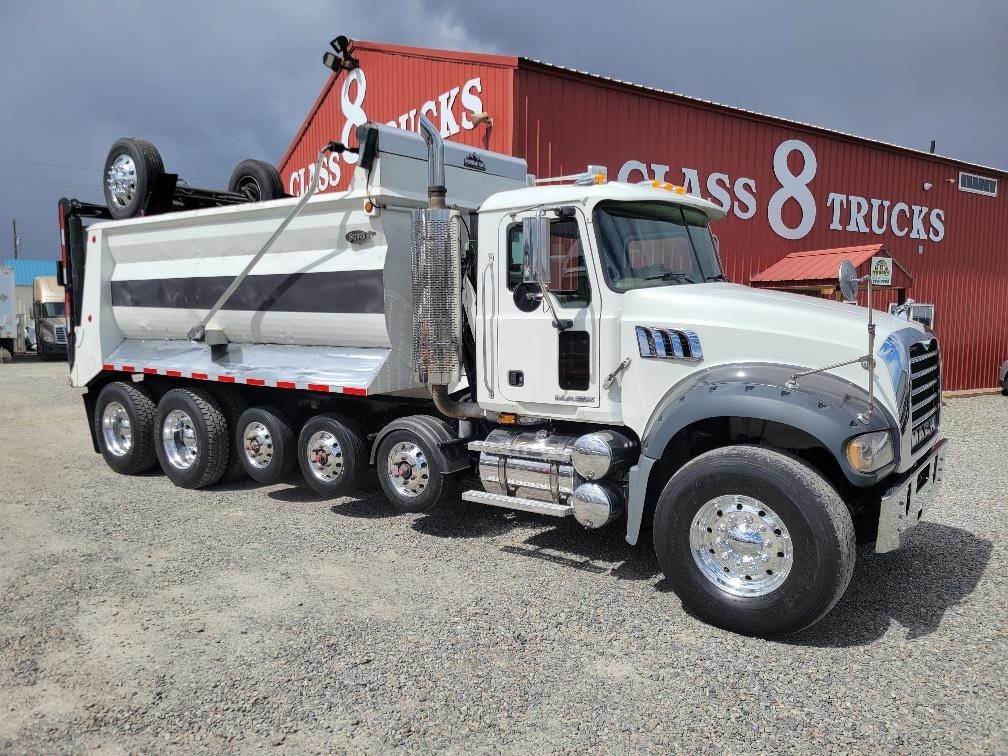 2009 Mack Granite GU713 Dump Truck - MP8-425M 425HP, 8Ll Manual 