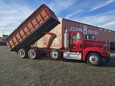 Freightliner FLD120 Farm / Grain Truck - Cummins 370HP, 9 Speed Manual