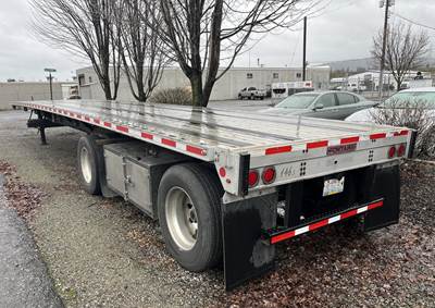 Fontaine XFINITY Flatbed Trailer