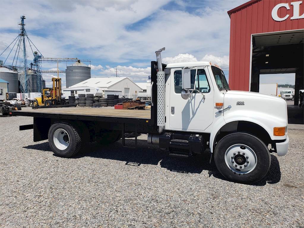 1998 International 4700 Flatbed Truck