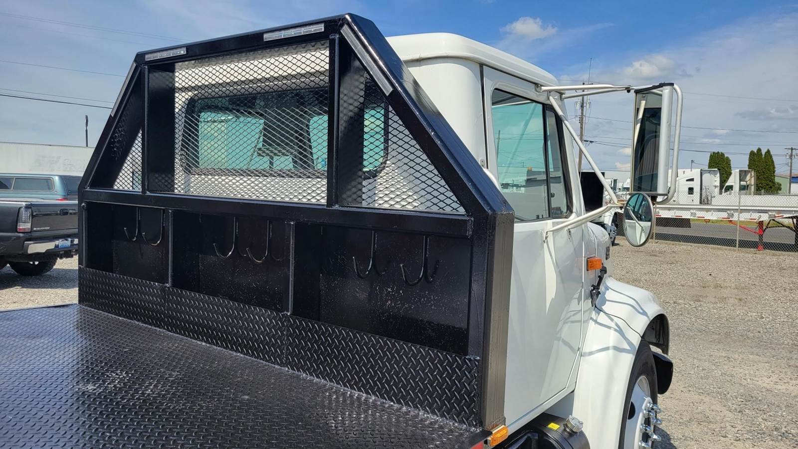 2000 International 4700 24 ft Flatbed Truck 175HP, 4 Speed Allison