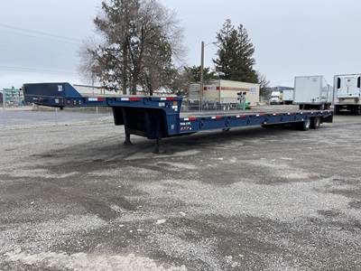 Trail King Lowboy Trailer - Sliding Axle