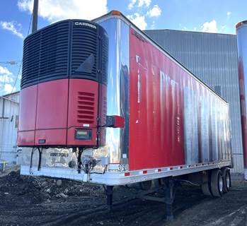 Great Dane 30 ft Reefer Trailer - Roll up Door, Liftgate, Carrier