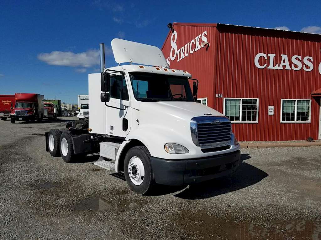 2005 Freightliner Columbia 112 Day Cab Semi Truck For Sale, 873,027