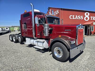 Kenworth W900L Tri Axle Sleeper Semi Truck - Raised Roof Sleeper, Caterpillar 550HP, 18 Speed Manual
