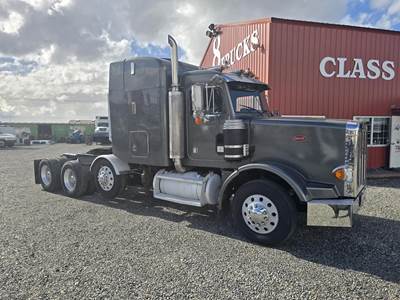 Peterbilt 378 Tri Axle Sleeper Semi Truck - Raised Roof Sleeper, Caterpillar 425HP, 10 Speed Manual
