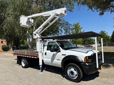 Ford F-550 37 ft Boom / Bucket Truck - 2006 VERSALIFT SST40EIH Aerial Lift, Automatic