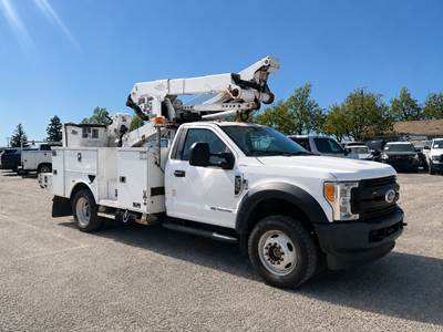 2017 Ford F-550 41 ft Boom / Bucket Truck - 2017 ALTEC AT41M Aerial Lift, Material Handler. Jib