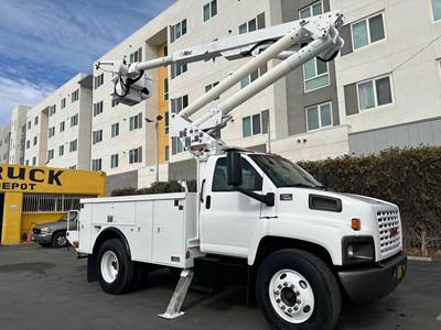 GMC TopKick C7500 Boom / Bucket Truck - 2004 ALTEC TA45M-T50 Aerial Lift, Automatic