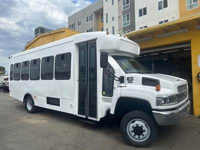 Chevrolet Kodiak C5500 4x4 Bus Diesel Duramax