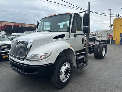 International DuraStar 4400 Single Axle Cab & Chassis Truck - MAXXFORCE DT, 300HP, 5 Speed Automatic