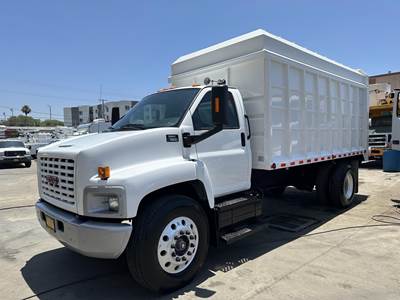 GMC TopKick C7500 Chipper Truck - Automatic