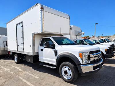 Ford F-550 Box Truck - Automatic, Liftgate