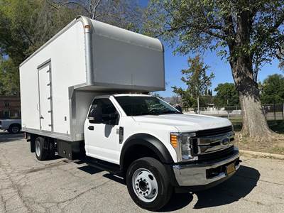 Ford F-550 Box Truck - Automatic, Liftgate